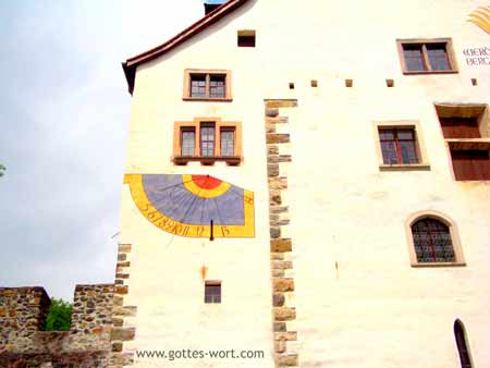 Sonnenuhr - Schloss Werdenberg, Schweiz